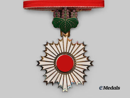 japan,_empire._an_order_of_the_rising_sun,_i_i_i_class_in_case_e_medals__w8478_7