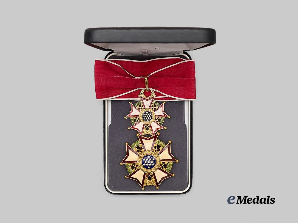 united_states._a_legion_of_merit_chief_commander_and_commander_e_medals__w8479_3