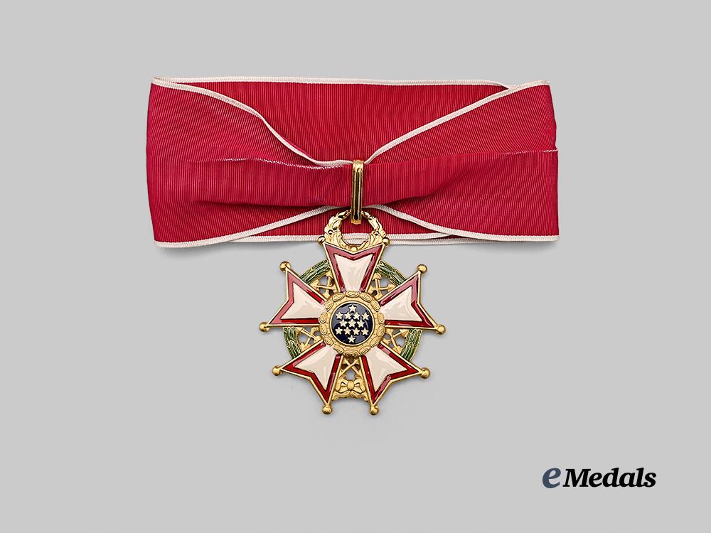 united_states._a_legion_of_merit_chief_commander_and_commander_e_medals__w8479_6