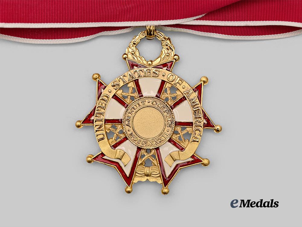 united_states._a_legion_of_merit_chief_commander_and_commander_e_medals__w8479_9