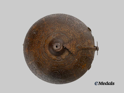 india,_persia._an18th_century_top(_kulah_khuds)_helmet_e_medals__w8481_6