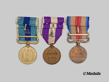 japan,_empire._a_lot_of_three_medals&_awards_e_medals__w8485_8