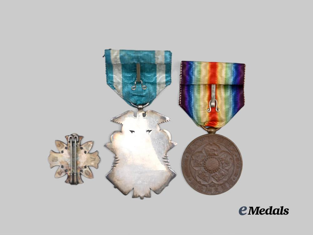 japan,_empire._a_lot_of_three_orders,_medals&_decorations_e_medals__w8486_7