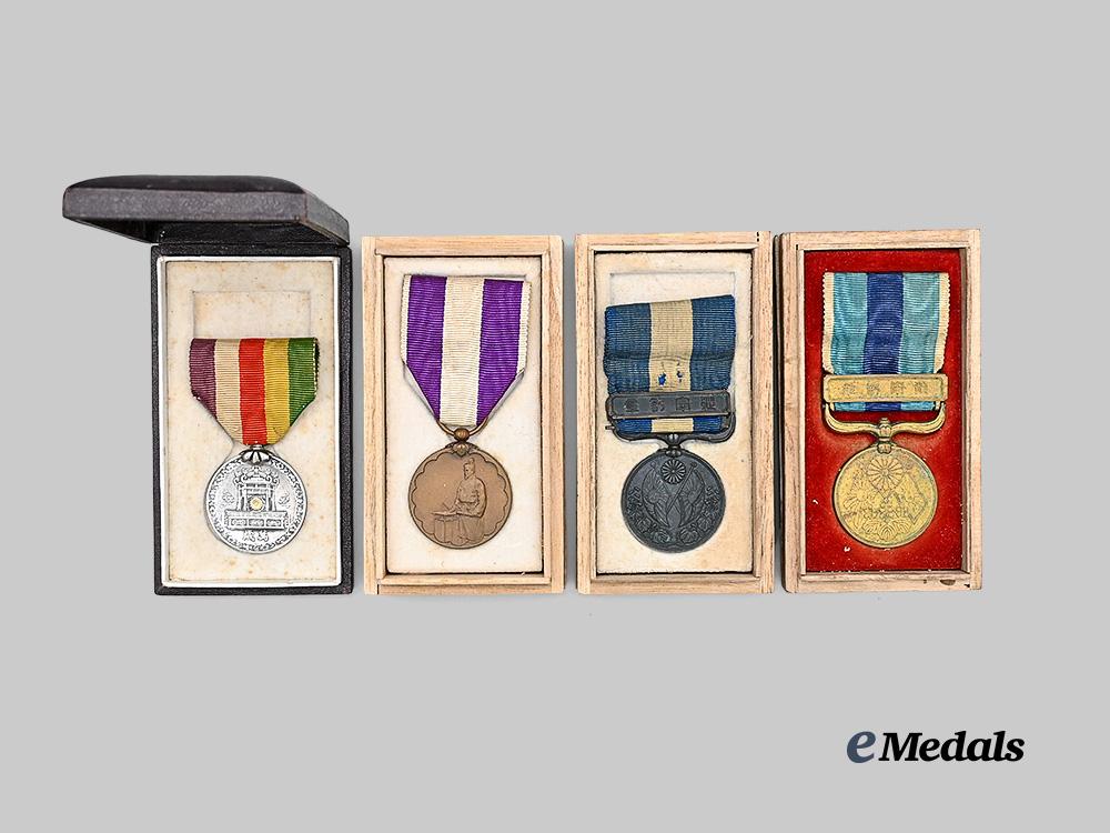 japan,_empire._a_lot_of_four_cased_medals_e_medals__w8487_4