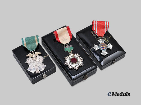 japan,_empire._a_lot_of_three_orders&_decorations_e_medals__w8490_4