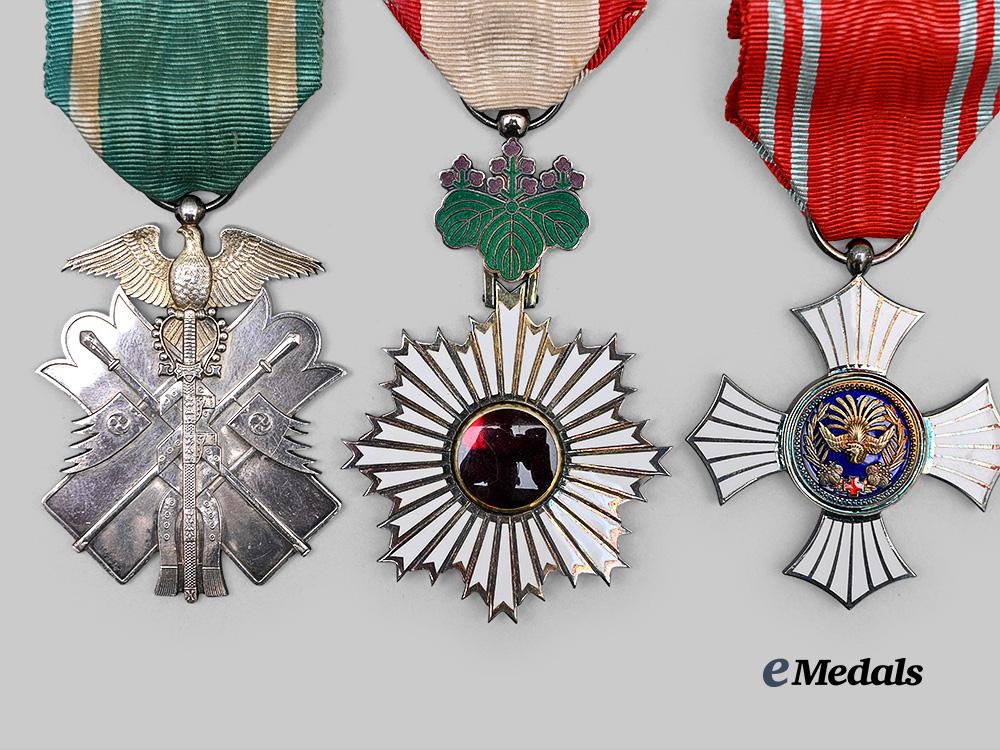 japan,_empire._a_lot_of_three_orders&_decorations_e_medals__w8490_6