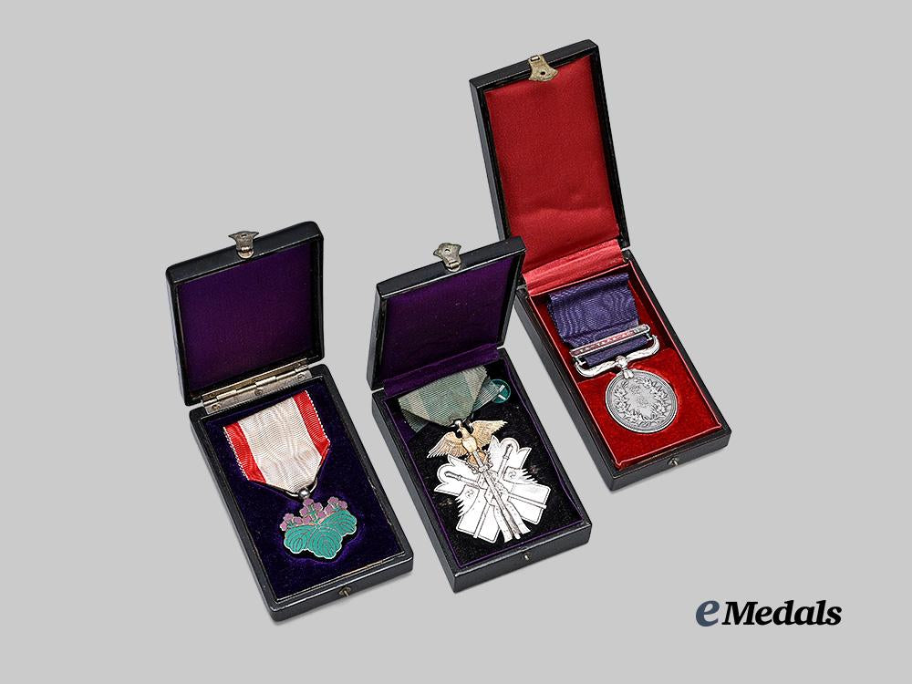 japan,_empire._a_lot_of_three_orders&_awards_e_medals__w8491_3
