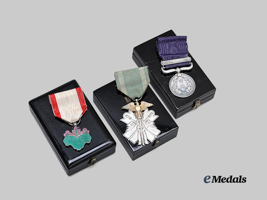 japan,_empire._a_lot_of_three_orders&_awards_e_medals__w8491_4