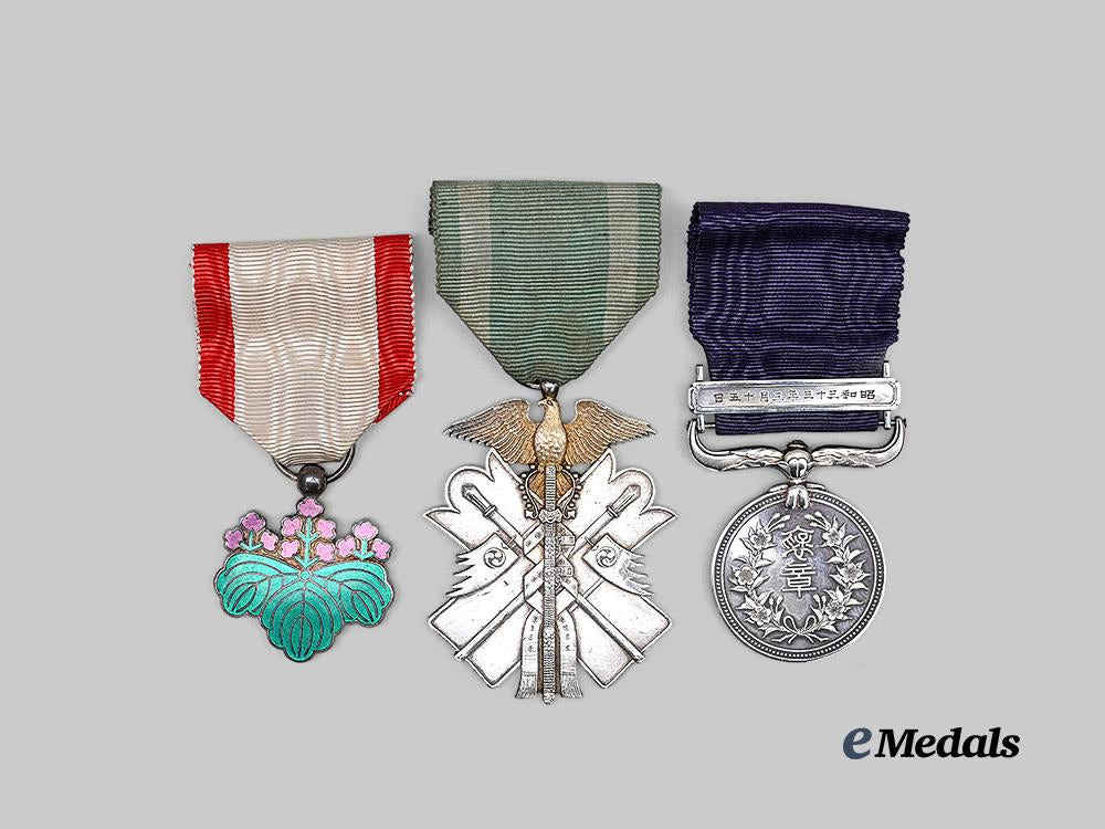 japan,_empire._a_lot_of_three_orders&_awards_e_medals__w8491_5