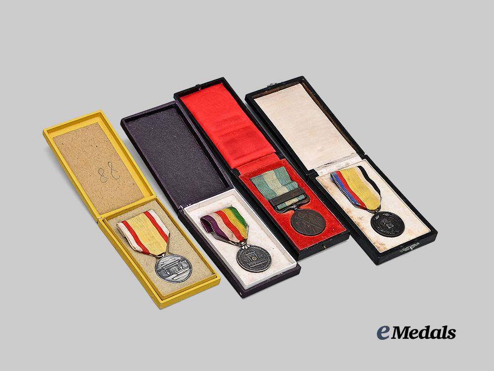 japan,_empire._a_lot_of_four_medals&_awards_e_medals__w8494_3