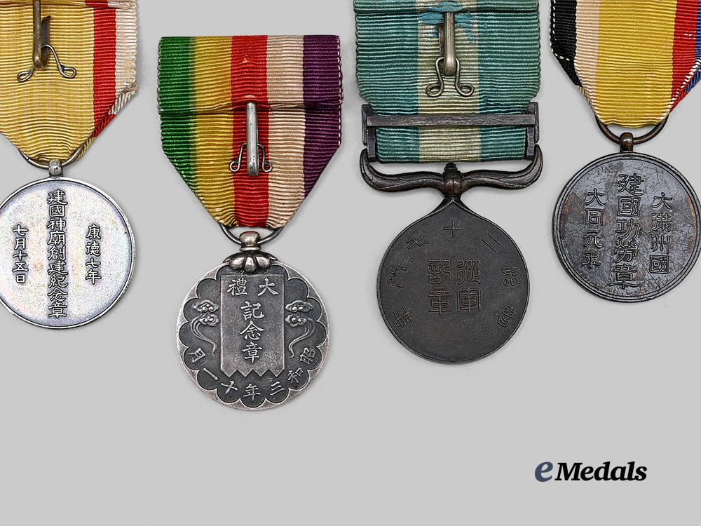japan,_empire._a_lot_of_four_medals&_awards_e_medals__w8494_8
