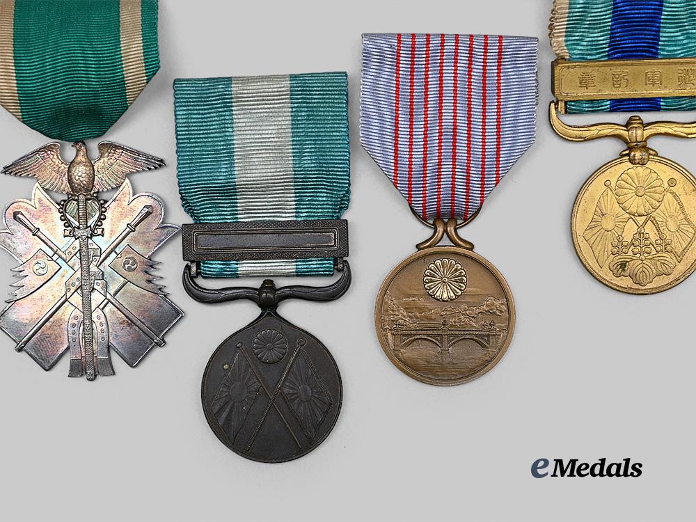 japan,_empire._a_lot_of_four_orders&_awards_e_medals__w8496_6