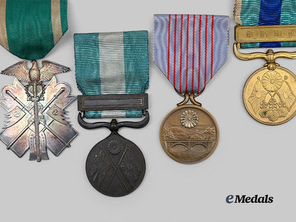 japan,_empire._a_lot_of_four_orders&_awards_e_medals__w8496_6