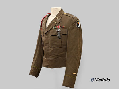 united_states._a_second_world_war_u._s._army_airborne_infantry_officer’s_service_jacket_for_a_first_lieutenant_e_medals__w8502_4