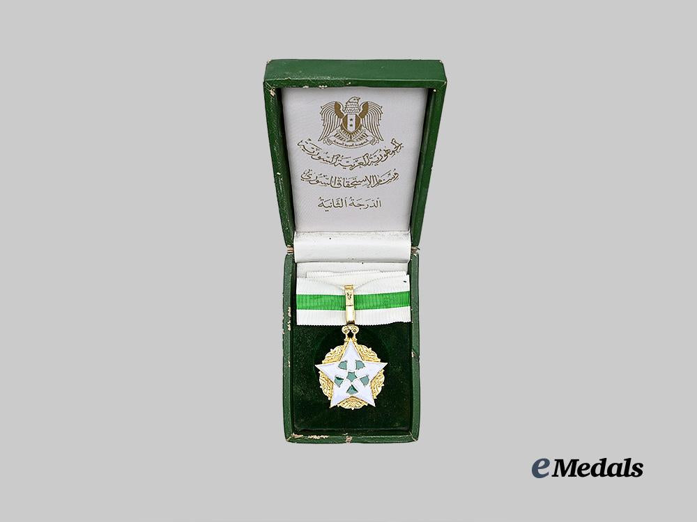 syria,_republic._order_of_civil_merit,_i_i_class,_in_case_e_medals__w8511_3