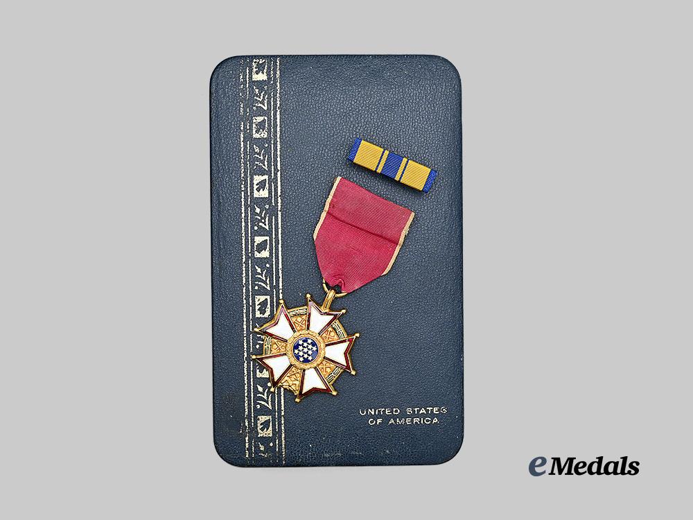united_states._a_legionnaire_of_merit_e_medals__w8514_4