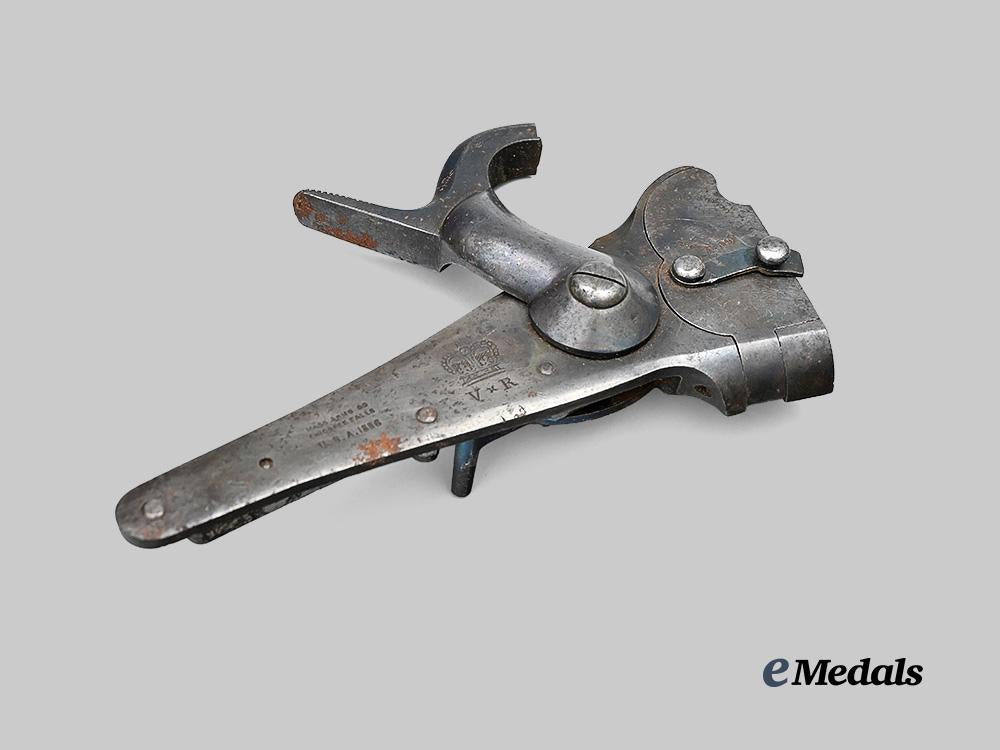 united_states._a_british-_type_green_carbine1856_gun_lock_by_massachusetts_arms_company_e_medals__w8516_3