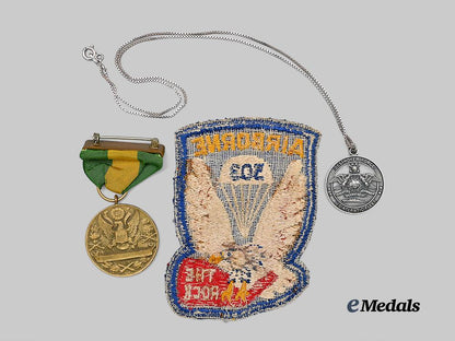 united_states._a_lot_of_three_american_items_e_medals__w8531_3