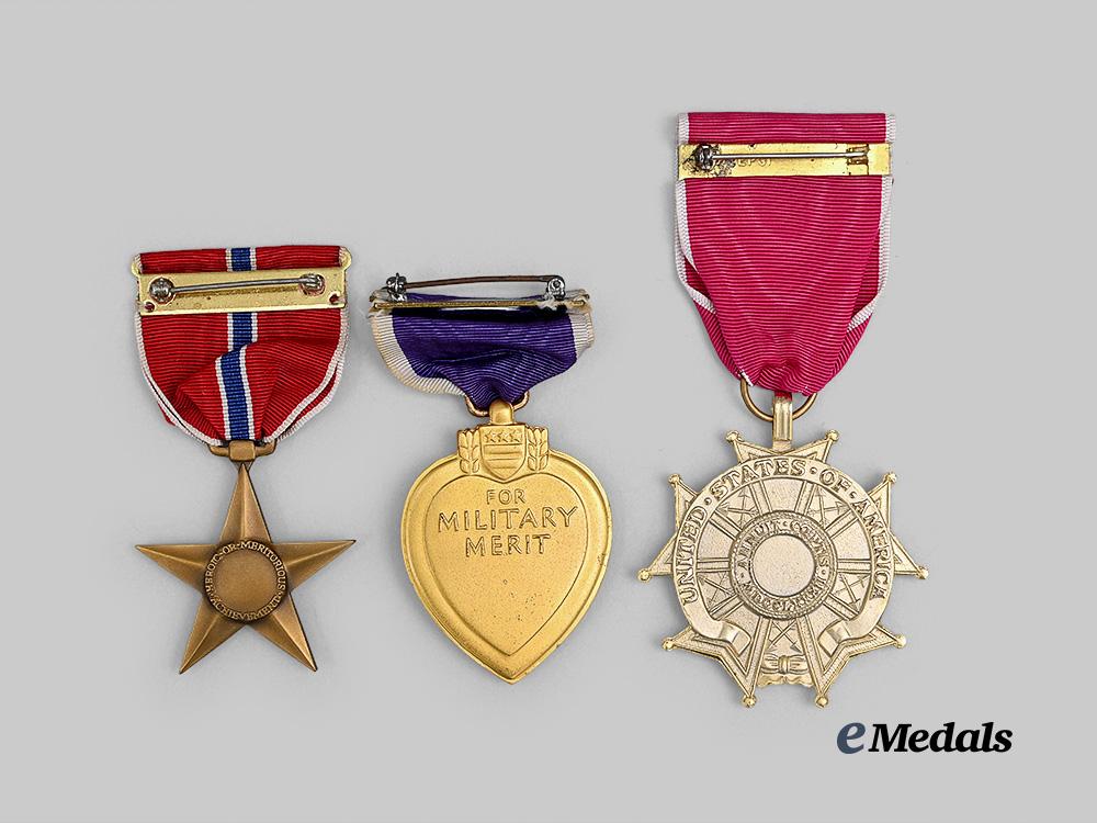 united_states._a_lot_of_three_awards&_decorations_e_medals__w8536_8