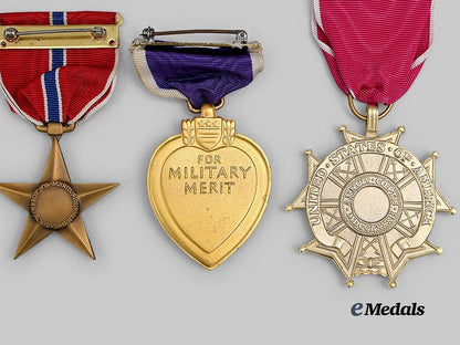 united_states._a_lot_of_three_awards&_decorations_e_medals__w8536_9