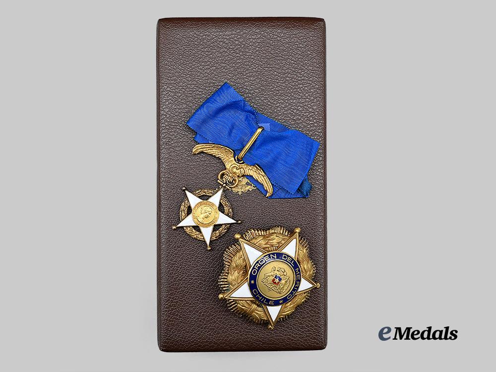 chile,_republic._an_order_of_merit,_grand_officer_set_e_medals__w8545_5