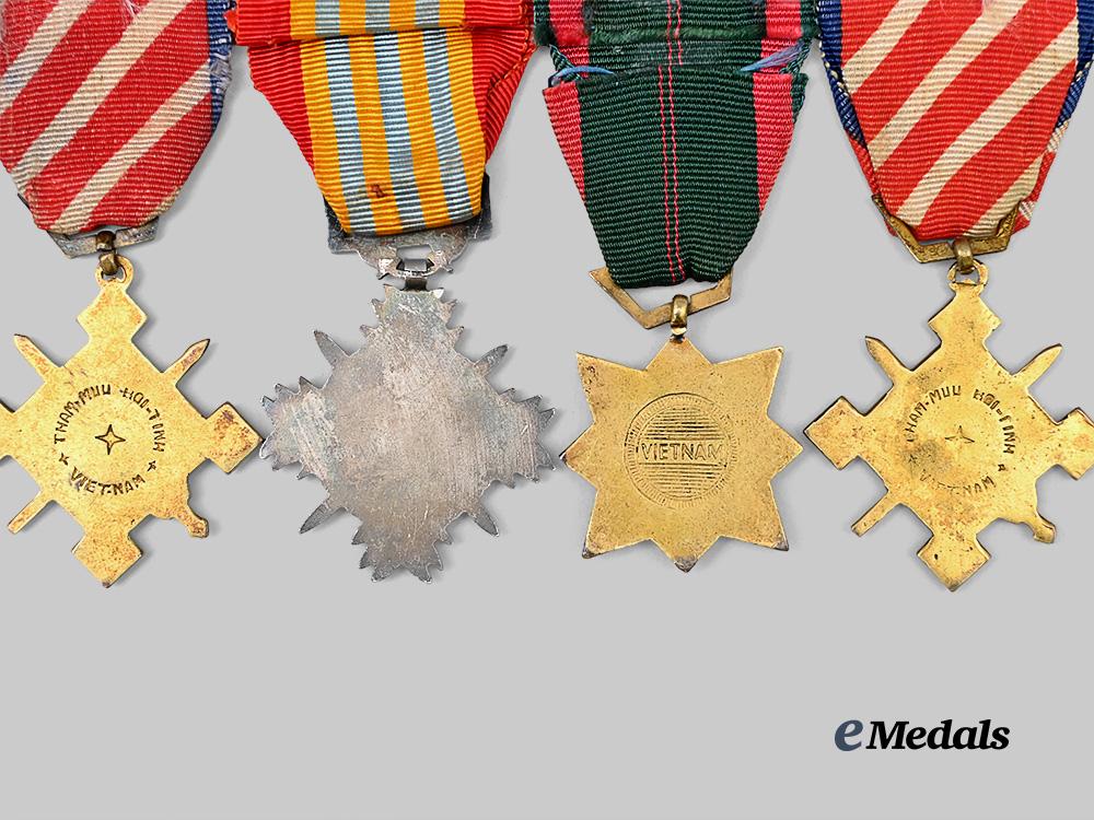 vietnam,_republic._a_mix_of_american_and_vietnam_medals_e_medals__w8553_7