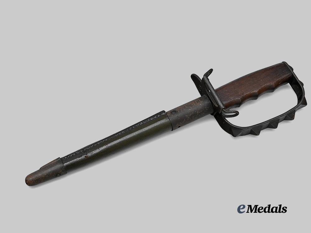 united_states._an_m1917_trench_knife,_by_landers,_frary&_clark_with1918-dated_jewell_scabbard_e_medals__w8555_2