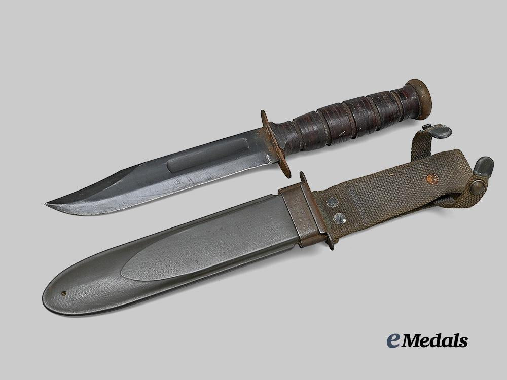 united_states._a_u_s_navy_mk_i_i_fighting_combat_knife_with_u_s_n_mk2_sheath_e_medals__w8556_3