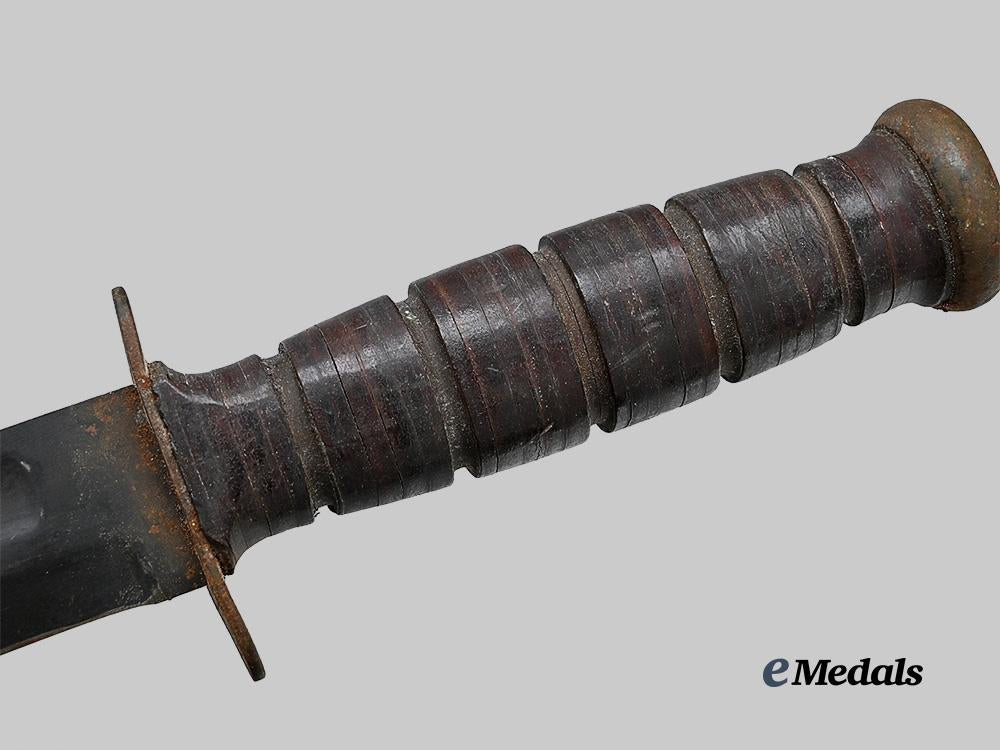 united_states._a_u_s_navy_mk_i_i_fighting_combat_knife_with_u_s_n_mk2_sheath_e_medals__w8556_7