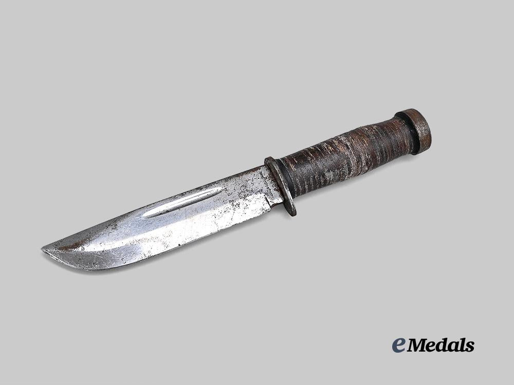 united_states._a_cattaraugus225_q_commando_fighting_knife_e_medals__w8578_4