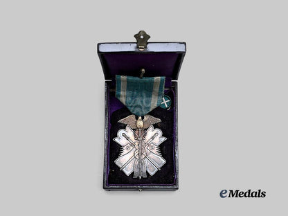 japan,_empire._a_cased_order_of_the_golden_kite,_v_i_i._class_breast_badge_with_boutonniere_e_medals__w8579_3