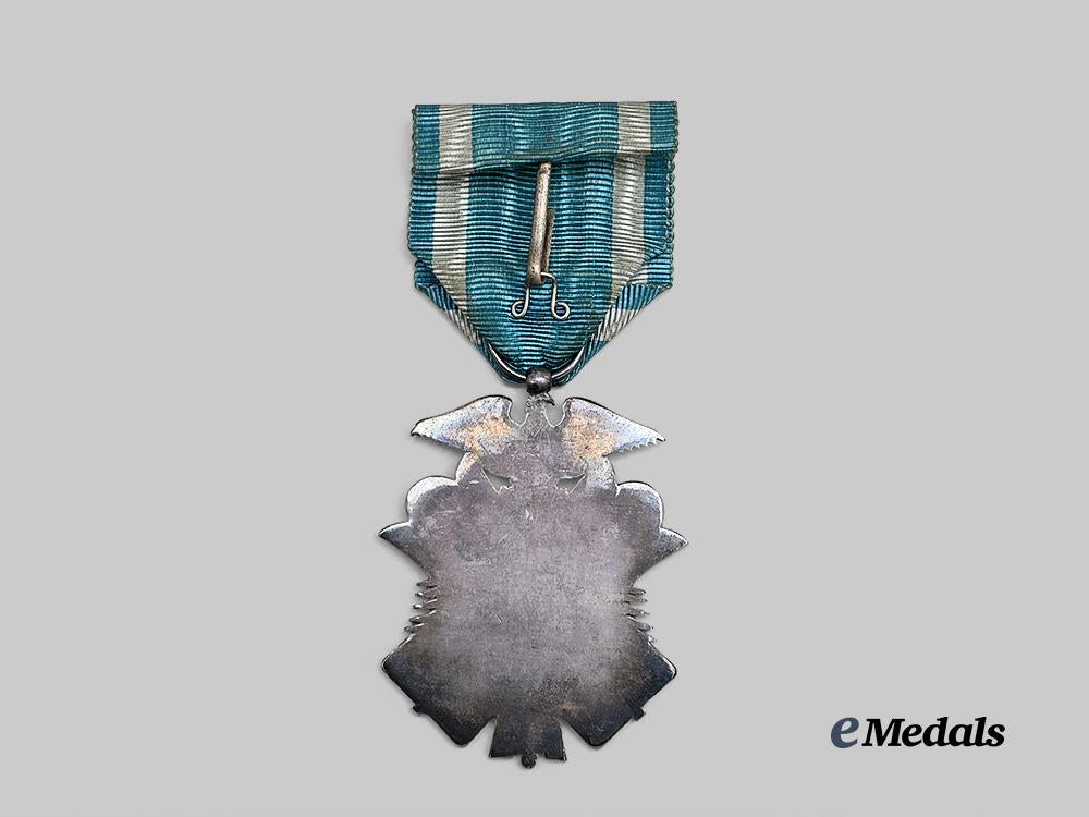 japan,_empire._a_cased_order_of_the_golden_kite,_v_i_i._class_breast_badge_with_boutonniere_e_medals__w8579_7