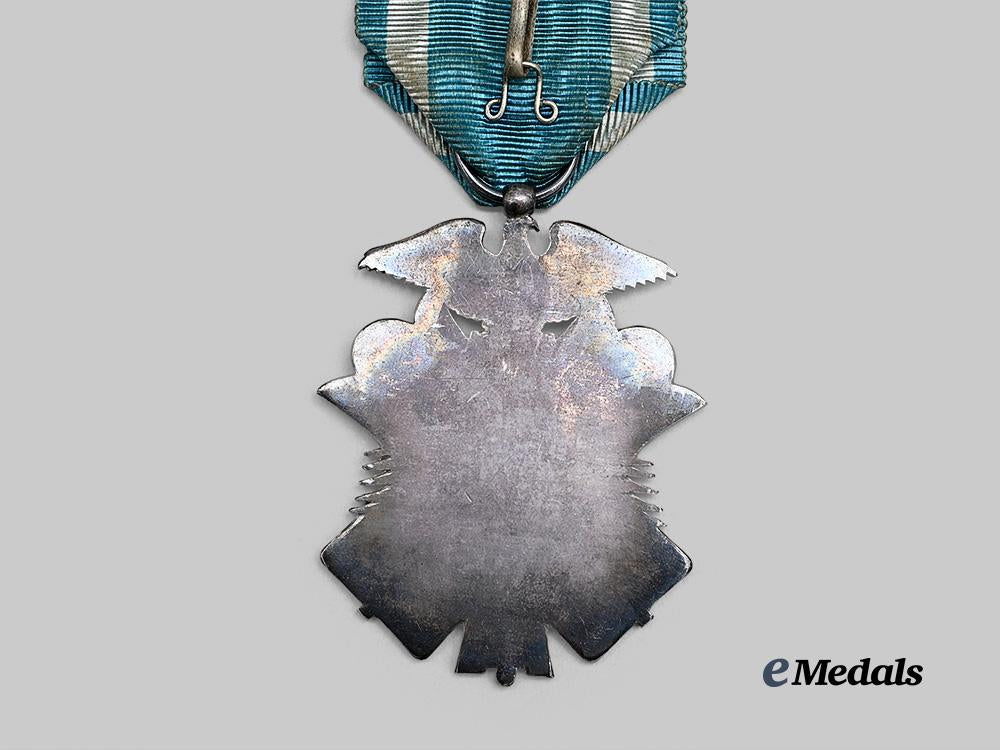 japan,_empire._a_cased_order_of_the_golden_kite,_v_i_i._class_breast_badge_with_boutonniere_e_medals__w8579_8