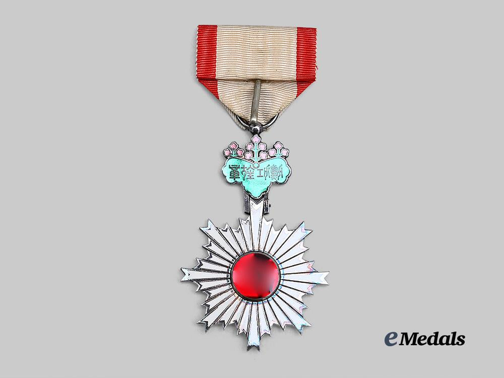 japan,_empire._an_order_of_the_rising_sun,_v_class_in_case_e_medals__w8580_7