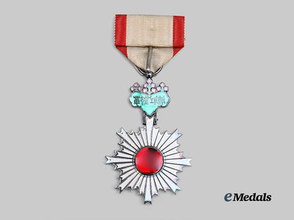 japan,_empire._an_order_of_the_rising_sun,_v_class_in_case_e_medals__w8580_7