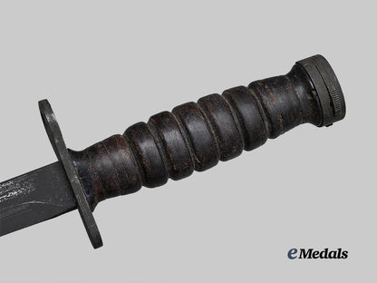 united_states._a_u_s_m4_bayonet_with_m8_scabbard,_by_b._m._co,1944_e_medals__w8594_7
