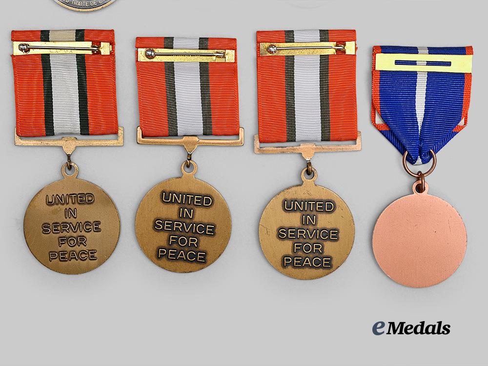 international._a_lot_of_eight_medals&_awards_e_medals__w8601_6
