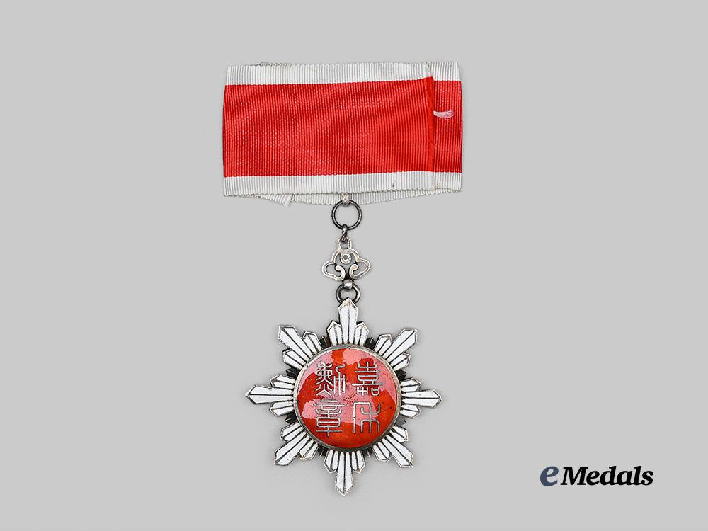 china,_republic._an_order_of_the_golden_grain,_third_class,_c.1920_e_medals__w8611_4