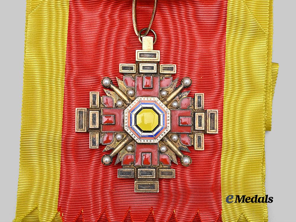japan,_manchukuo._an_order_of_the_pillars_of_state,_i_class_grand_cordon,_c.1940_e_medals__w8612_3