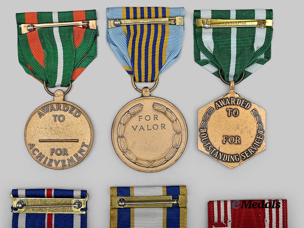 united_states._a_lot_of_seven_military_awards_e_medals__w8620_8
