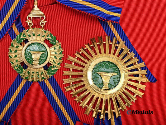 cambodia,_kingdom(post1993)._a_royal_order_of_sahametrei,_i_class_grand_cross_set,_modern_issue_e_medals__w8622_2