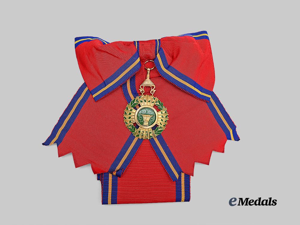 cambodia,_kingdom(post1993)._a_royal_order_of_sahametrei,_i_class_grand_cross_set,_modern_issue_e_medals__w8622_3
