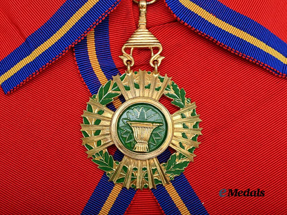 cambodia,_kingdom(post1993)._a_royal_order_of_sahametrei,_i_class_grand_cross_set,_modern_issue_e_medals__w8622_4