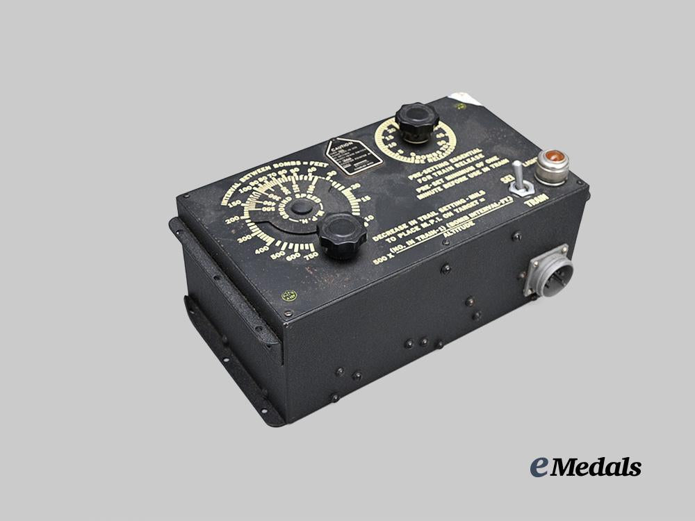 united_states._a_type_b_air_force_b-17_b-24_b-29_intervalometer_e_medals__w8653_4