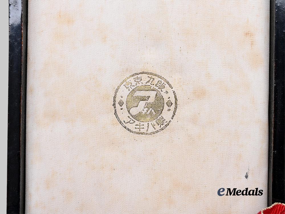 japan,_empire._a_traffic_safety_honour_badge,_c.1940_e_medals__w8657_3