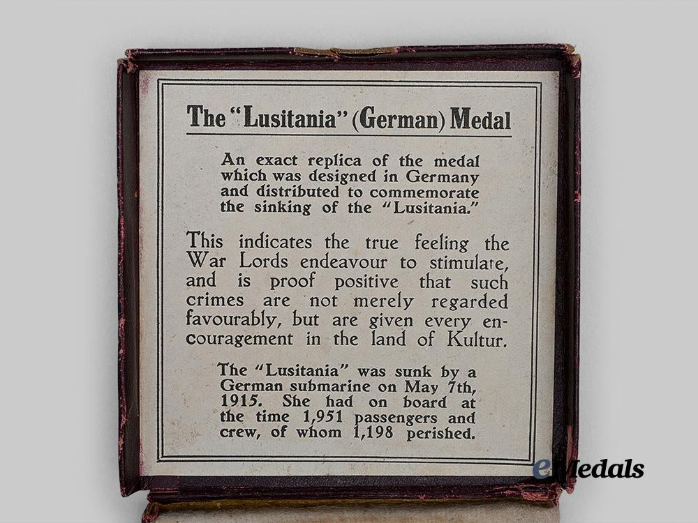 united_kingdom._a_sinking_of_the_lusitania_medallion_in_carton_e_medals__w8683_5