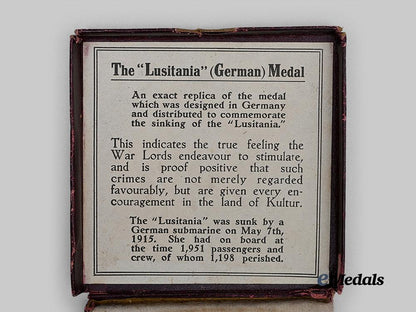 united_kingdom._a_sinking_of_the_lusitania_medallion_in_carton_e_medals__w8683_5