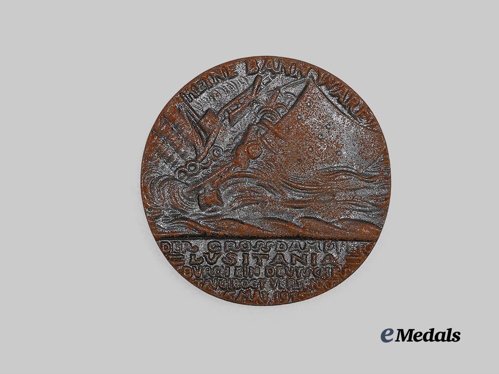 united_kingdom._a_sinking_of_the_lusitania_medallion_in_carton_e_medals__w8683_8