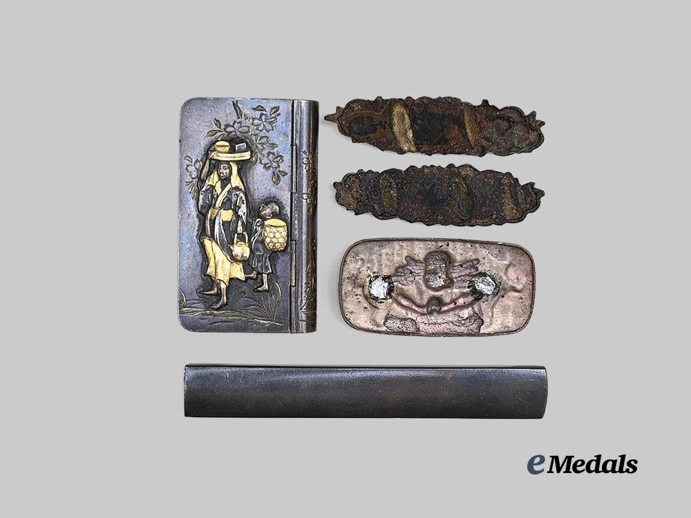 japan,_empire._a_lot_of_menuki&_accoutrements_e_medals__w8689_3