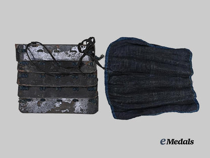japan,_empire._four_pieces_of_armour_e_medals__w8696_6